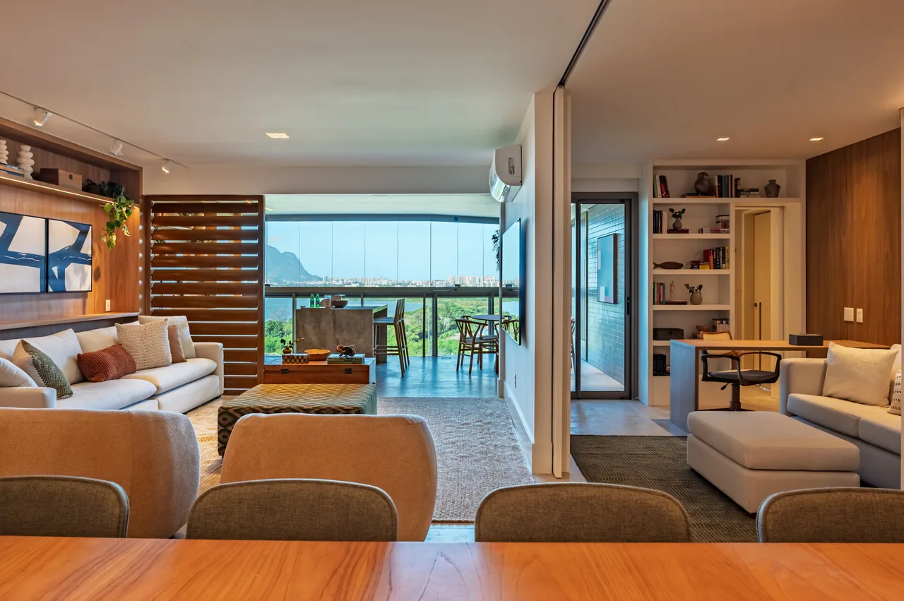 Living amplo com varanda integrada — decorado 227 m²